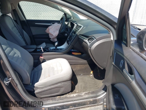 2015 Ford Fusion S with VIN 3FA6P0G73FR191128, listed as a IAAI auction lot 41901683 with 135,150 mi miles. Bid and sale history available at carsss.com. Image 5.