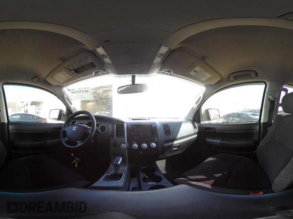 2013 Toyota Tundra z VIN 5TFDY5F16DX292418, wystawiony jako IAAI lot #41531030 z przebiegiem 236 555 mil mil oraz . Historia ofert i sprzedaży dostępna na DreamBid. Obrazek 18.