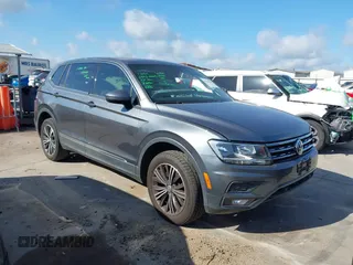 2019 Volkswagen Tiguan SE with VIN 3VV3B7AX0KM159663, listed as a IAAI auction lot 42510354 with 75,733 mi miles and . Bid and sale history available at DreamBid. Image 1.