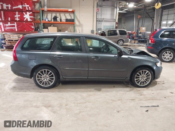 2010 Volvo V50 with VIN YV1382MW4A2521366, listed as a IAAI auction lot 41355960 with 242,749 mi miles. Bid and sale history available at carsss.com. Image 13.