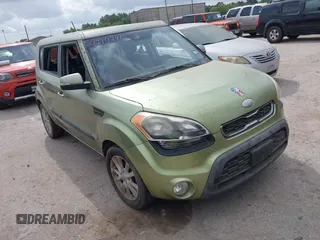 2013 Kia Soul ! with VIN KNDJT2A60D7576761, listed as a IAAI auction lot 42142415 with 1 mi miles. Bid and sale history available at carsss.com. Image 1.