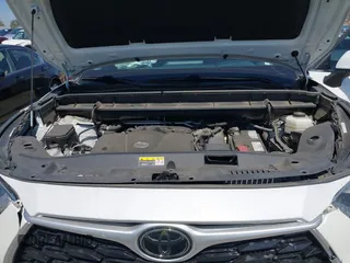 2020 Toyota Highlander L z VIN 5TDCZRAH1LS504828, wystawiony jako IAAI lot #41851081 z przebiegiem 17 695 mil mil oraz . Historia ofert i sprzedaży dostępna na DreamBid. Obrazek 10.