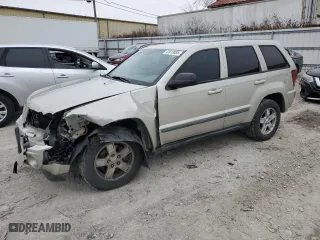 2007 Jeep Grand Cherokee Laredo with VIN 1J8GR48K97C609350, listed as a Copart auction lot 43913885 with 195,125 mi miles and Salvage Title. Bid and sale history available at carsss.com. Image 1.