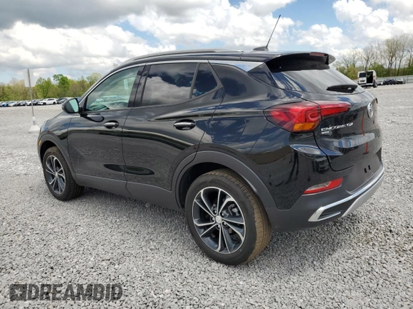 2022 Buick Encore GX Essence z VIN KL4MMGSL5NB000006, wystawiony jako Copart lot #55819465 z przebiegiem 11 849 mil mil oraz Szkoda całkowita • Salvage title. Historia ofert i sprzedaży dostępna na DreamBid. Obrazek 2.