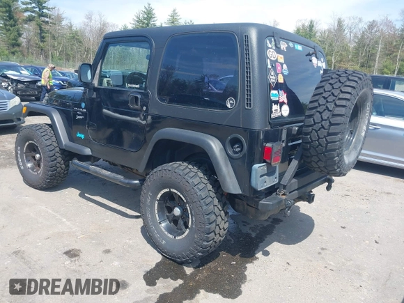 2005 Jeep Wrangler X z VIN 1J4FA39S45P382880, wystawiony jako IAAI lot #42129610 z przebiegiem 191 864 mil mil oraz . Historia ofert i sprzedaży dostępna na DreamBid. Obrazek 3.