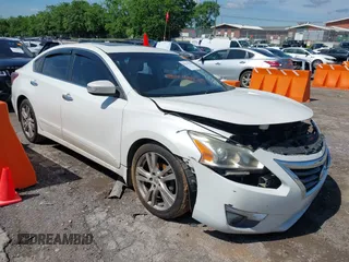 2013 Nissan Altima SV z VIN 1N4BL3AP5DC911951, wystawiony jako IAAI lot #42176925 z przebiegiem 172 587 mil mil oraz . Historia ofert i sprzedaży dostępna na DreamBid. Obrazek 1.