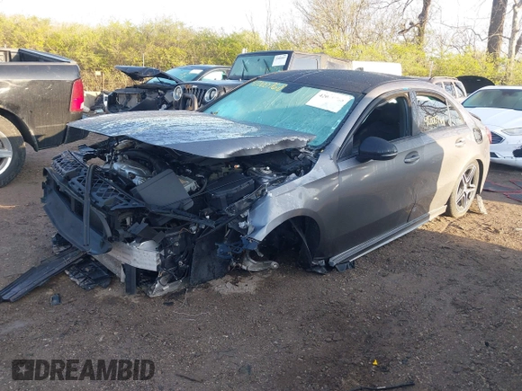 2019 Mercedes-Benz A 220 z VIN WDD3G4FB8KW006448, wystawiony jako IAAI lot #42000768 z przebiegiem 49 566 mil mil oraz . Historia ofert i sprzedaży dostępna na DreamBid. Obrazek 2.