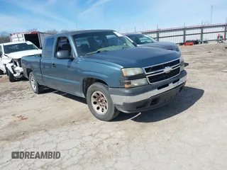 2006 Chevrolet Silverado 1500 Work Truck with VIN 1GCEC19X86Z167990, listed as a IAAI auction lot 41730563 with 165,088 mi miles. Bid and sale history available at carsss.com. Image 1.
