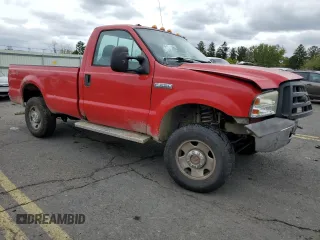 2005 Ford Super Duty F-250 XL with VIN 1FTNF21585EB24568, listed as a Copart auction lot 72561054 with 147,449 mi miles and Salvage Title. Bid and sale history available at carsss.com. Image 4.