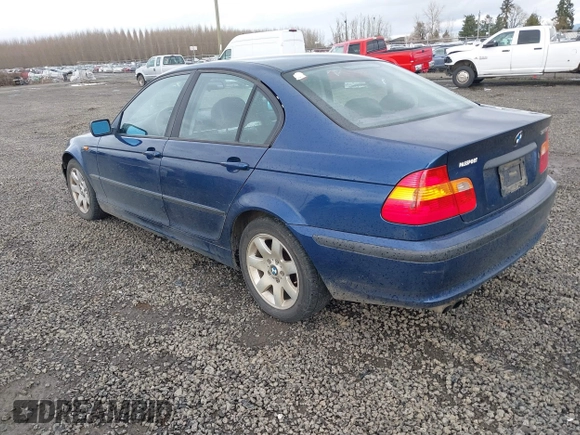 2004 BMW 3 Series 325i with VIN WBAET37414NH06040, listed as a IAAI auction lot 41793260 with 212,541 mi miles. Bid and sale history available at carsss.com. Image 3.