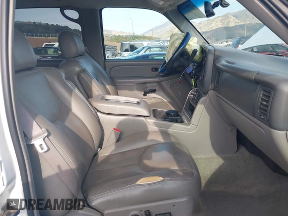 2004 Chevrolet Suburban LS with VIN 1GNEC16TX4J107987, listed as a IAAI auction lot 42086720 with 191,033 mi miles and . Bid and sale history available at DreamBid. Image 5.