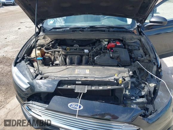 2014 Ford Fusion S with VIN 3FA6P0G75ER387702, listed as a IAAI auction lot 41912113 with 180,002 mi miles. Bid and sale history available at carsss.com. Image 10.