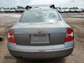 2004 Volkswagen Passat GLX with VIN WVWRH63B84P107858, listed as a Copart auction lot 62022524 with 141,500 mi miles and Salvage title. Bid and sale history available at DreamBid. Image 6.