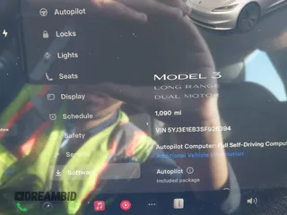 2025 Tesla Model 3 Long Range with VIN 5YJ3E1EB3SF926394, listed as a IAAI auction lot 42249844 with 1,090 mi miles and . Bid and sale history available at DreamBid. Image 16.