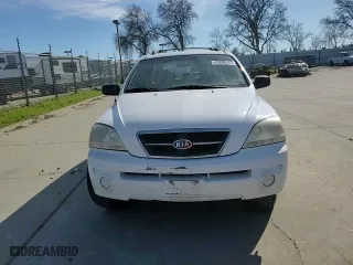 2005 Kia Sorento LX with VIN KNDJC733355365549, listed as a Copart auction lot 45800565 with 218,962 mi miles and Salvage Title. Bid and sale history available at carsss.com. Image 11.