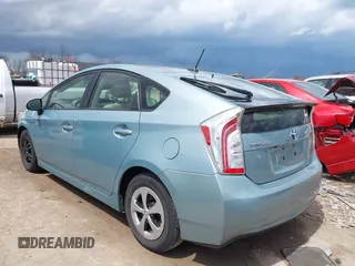 2013 Toyota Prius One with VIN JTDKN3DU2D1725401, listed as a IAAI auction lot 42066366 with 113,761 mi miles. Bid and sale history available at carsss.com. Image 3.