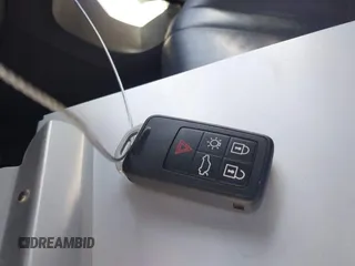 2017 Volvo XC60 Inscription с VIN YV440MDUXH2011767, выставлен на аукционе IAAI как лот 41816118 с пробегом 185 901 миль миль и . История ставок и продаж доступна на DreamBid. Изображение 11.