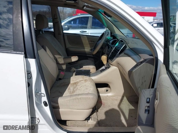 2006 Toyota Highlander w/3rd Row with VIN JTEDP21A560093649, listed as a IAAI auction lot 41815683 with 228,745 mi miles. Bid and sale history available at carsss.com. Image 5.