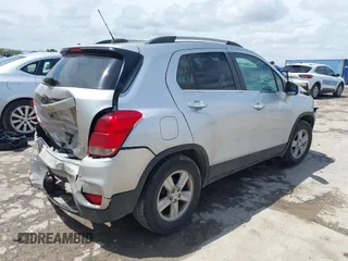 2017 Chevrolet Trax LT with VIN KL7CJLSB6HB166935, listed as a IAAI auction lot 41901204 with 114,352 mi miles and . Bid and sale history available at carsss.com. Image 4.