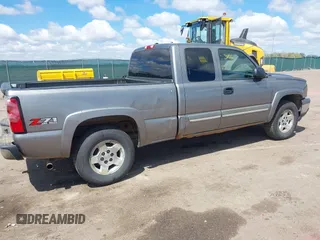 2006 Chevrolet Silverado 1500 LT3 with VIN 1GCEK19Z56Z143814, listed as a IAAI auction lot 42163869 with 195,192 mi miles and . Bid and sale history available at DreamBid. Image 4.