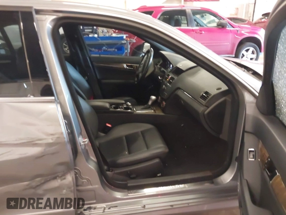 2009 Mercedes-Benz C-Class 3.5L Sport with VIN WDDGF56X09F203811, listed as a IAAI auction lot 41379469 with 138,617 mi miles. Bid and sale history available at carsss.com. Image 5.