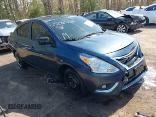 2015 Nissan Versa SV with VIN 3N1CN7AP4FL944238, listed as a IAAI auction lot 42065388 with 196,083 mi miles. Bid and sale history available at carsss.com. Image 1.