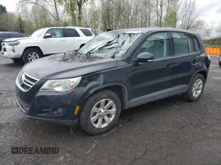 2010 Volkswagen Tiguan S with VIN WVGBV7AX9AW532498, listed as a Copart auction lot 60825975 with 125,440 mi miles and Salvage title. Bid and sale history available at DreamBid. Image 1.