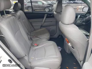 2011 Toyota Highlander with VIN 5TDZK3EHXBS048607, listed as a IAAI auction lot 41180677 with 211,295 mi miles. Bid and sale history available at carsss.com. Image 8.