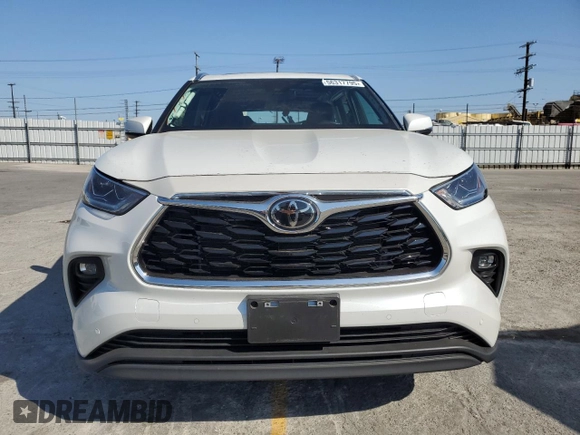 2023 Toyota Highlander L z VIN 5TDKDRAH4PS024217, wystawiony jako Copart lot #56317795 z przebiegiem 12 036 mil mil oraz Szkoda całkowita • Salvage title. Historia ofert i sprzedaży dostępna na DreamBid. Obrazek 5.