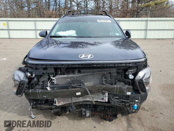 2025 Hyundai Kona SEL Convenience with VIN KM8HCCAB3SU212992, listed as a Copart auction lot 46318485 with 4,050 mi miles and Salvage Title. Bid and sale history available at DreamBid. Image 5.