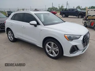 2020 Audi Q3 S line Premium z VIN WA1DECF35L1054165, wystawiony jako IAAI lot #42088043 z przebiegiem 40 345 mil mil oraz . Historia ofert i sprzedaży dostępna na DreamBid. Obrazek 1.