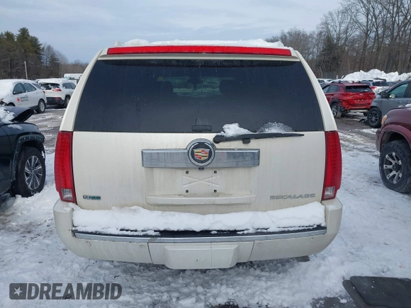 2011 Cadillac Escalade ESV Luxury z VIN 1GYS4HEF8BR334696, wystawiony jako IAAI lot #41511419 z przebiegiem 141 877 mil mil oraz . Historia ofert i sprzedaży dostępna na DreamBid. Obrazek 16.