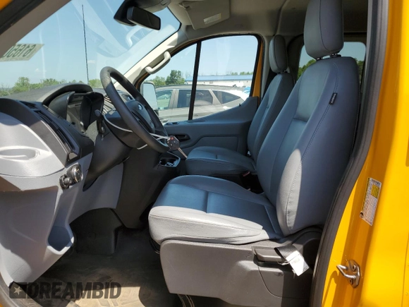 2019 Ford Transit Passenger XL z VIN 1FMZK1ZM0KKA09894, wystawiony jako Copart lot #61650455 z przebiegiem 100 779 mil mil oraz Szkoda całkowita • Salvage title. Historia ofert i sprzedaży dostępna na DreamBid. Obrazek 7.