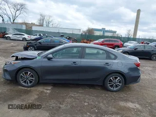 2022 Kia Forte LXS with VIN 3KPF24AD4NE424664, listed as a IAAI auction lot 41893278 with 67,090 mi miles. Bid and sale history available at carsss.com. Image 14.