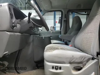 2004 Ford Econoline Passenger XL with VIN 1FDSS31L74HB00130, listed as a Copart auction lot 47723245 with 164,075 mi miles and Clean title. Bid and sale history available at DreamBid. Image 7.