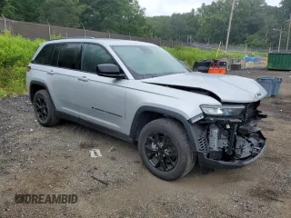 2024 Jeep Grand Cherokee Altitude with VIN 1C4RJHAG2RC108680, listed as a Copart auction lot 62845525 with 31,633 mi miles and Clean title. Bid and sale history available at DreamBid. Image 4.