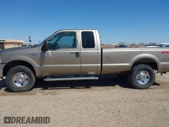 2006 Ford F-250 XL z VIN 1FTSX21546ED26258, wystawiony jako IAAI lot #41955012 z przebiegiem 186 711 mil mil oraz . Historia ofert i sprzedaży dostępna na DreamBid. Obrazek 14.