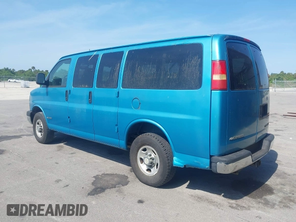 2005 Chevrolet Express Passenger with VIN 1GAHG35U651196998, listed as a IAAI auction lot 42306716 with 206,975 mi miles and . Bid and sale history available at DreamBid. Image 3.