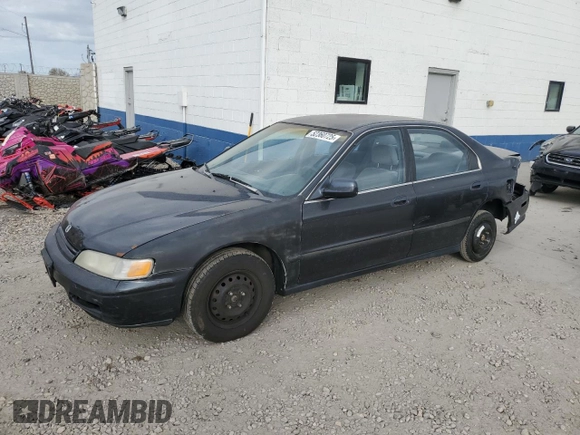 1995 Honda Accord LX with VIN JHMCD5633SC063013, listed as a Copart auction lot 52360725 with 150,552 mi miles and Salvage Title. Bid and sale history available at carsss.com. Image 1.