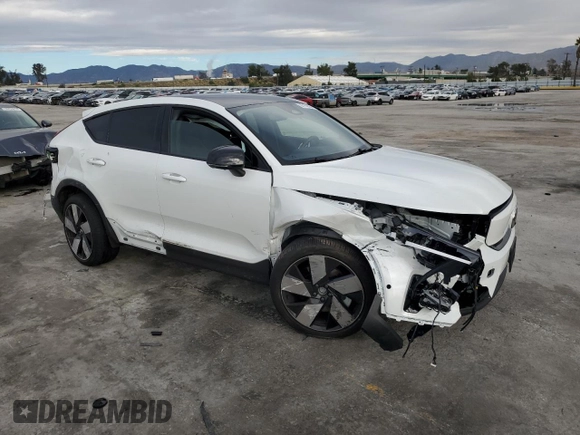 2023 Volvo C40 Ultimate с VIN YV4ED3GM8P2037040, выставлен на аукционе Copart как лот 37162894 с пробегом Не указан миль и . История ставок и продаж доступна на DreamBid. Изображение 4.