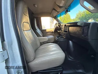 2023 Chevrolet Express Cargo с VIN 1GCWGAFP4P1176442, выставлен на аукционе Copart как лот 65481025 с пробегом 42 680 миль миль и Списание • Salvage title. История ставок и продаж доступна на DreamBid. Изображение 5.