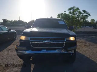 2007 Chevrolet Silverado 1500HD LT1 z VIN 1GCGC13U17F197536, wystawiony jako IAAI lot #42167105 z przebiegiem 177 604 mil mil oraz . Historia ofert i sprzedaży dostępna na DreamBid. Obrazek 12.