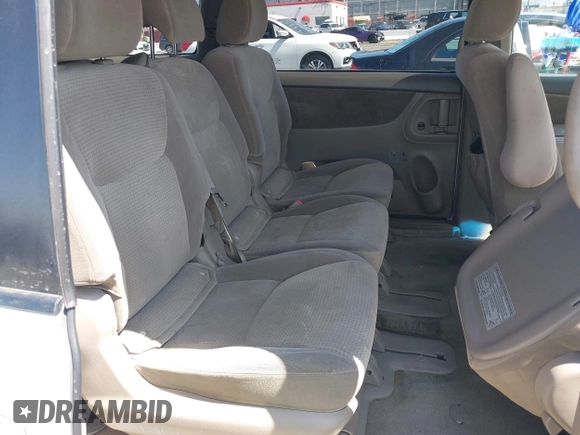 2006 Toyota Sienna CE z VIN 5TDZA23C56S572077, wystawiony jako IAAI lot #42520493 z przebiegiem 226 732 mil mil oraz . Historia ofert i sprzedaży dostępna na DreamBid. Obrazek 8.
