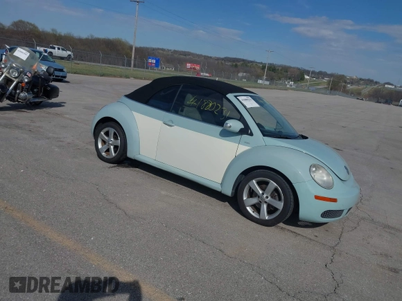 2010 Volkswagen Beetle with VIN 3VWRG3AL6AM010816, listed as a IAAI auction lot 41880231 with 117,264 mi miles and . Bid and sale history available at DreamBid. Image 1.