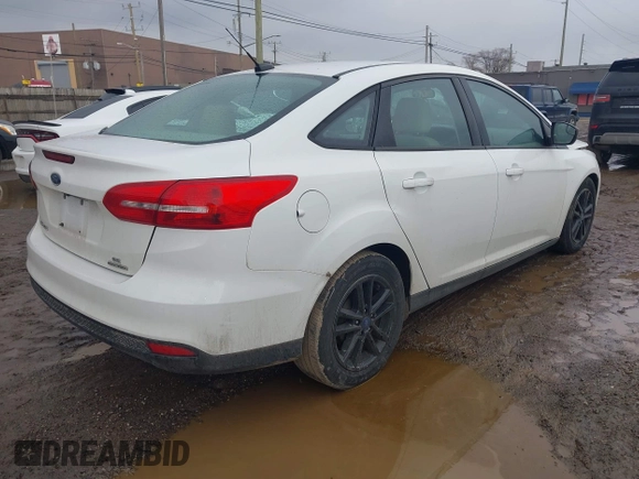 2015 Ford Focus SE with VIN 1FADP3F27FL350469, listed as a IAAI auction lot 41675087 with 152,013 mi miles. Bid and sale history available at carsss.com. Image 4.