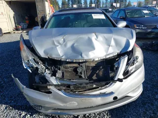 2011 Hyundai Sonata SE with VIN 5NPEC4AC4BH174401, listed as a IAAI auction lot 40522163 with 183,594 mi miles. Bid and sale history available at carsss.com. Image 6.