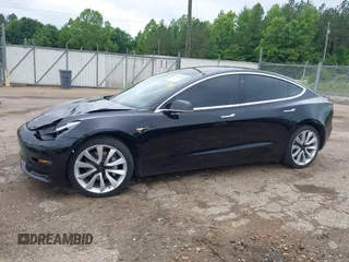 2018 Tesla Model 3 Long Range Battery z VIN 5YJ3E1EB3JF186733, wystawiony jako IAAI lot #42093891 z przebiegiem 102 435 mil mil oraz . Historia ofert i sprzedaży dostępna na DreamBid. Obrazek 14.