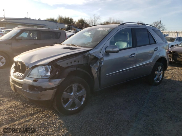 2006 Mercedes-Benz M-Class 5.0L with VIN 4JGBB75E96A040091, listed as a Copart auction lot 47124045 with 135,880 mi miles and Salvage Title. Bid and sale history available at carsss.com. Image 1.