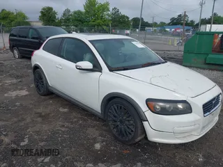 2008 Volvo C30 Version 1.0 z VIN YV1MK672482081519, wystawiony jako IAAI lot #42380668 z przebiegiem 115 973 mil mil oraz . Historia ofert i sprzedaży dostępna na DreamBid. Obrazek 1.
