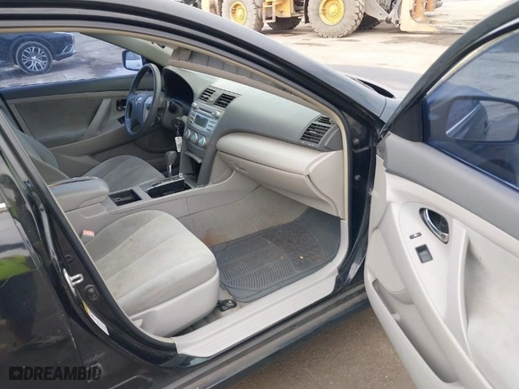 2007 Toyota Camry CE with VIN 4T1BE46K27U513940, listed as a IAAI auction lot 42108691 with 331,435 mi miles. Bid and sale history available at carsss.com. Image 5.